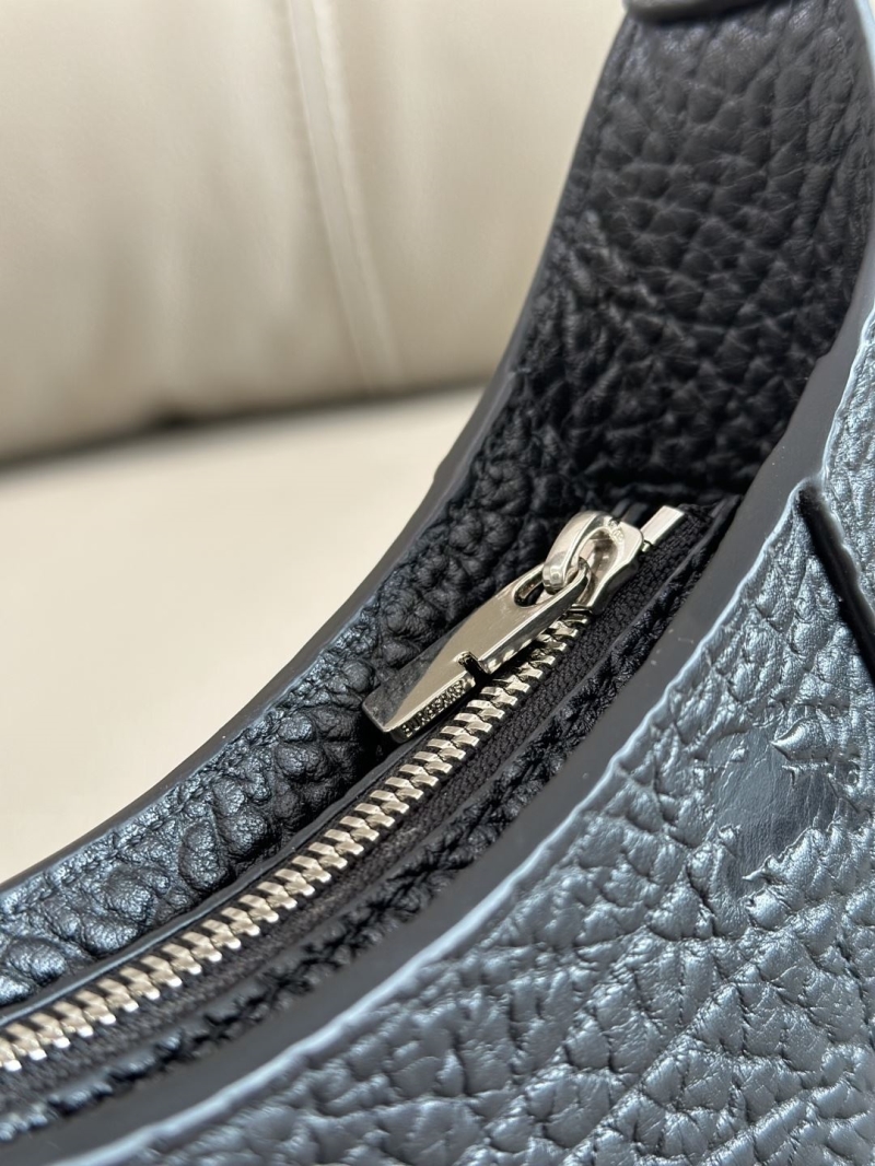 Bv*b*rry hobo bags